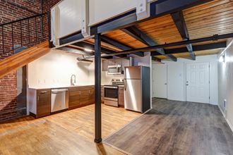 Everett Station Lofts