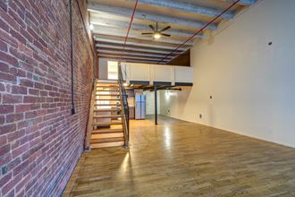 Everett Station Lofts