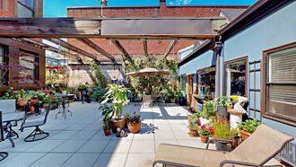 Everett Station Lofts