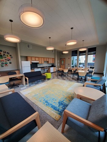 560 Oak St. Studio Apartment for Rent - Photo Gallery 6