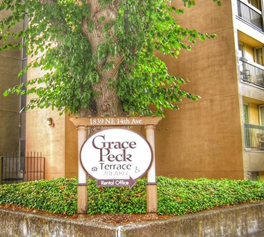 1839 NE 14Th Ave 1 Bed Apartment for Rent