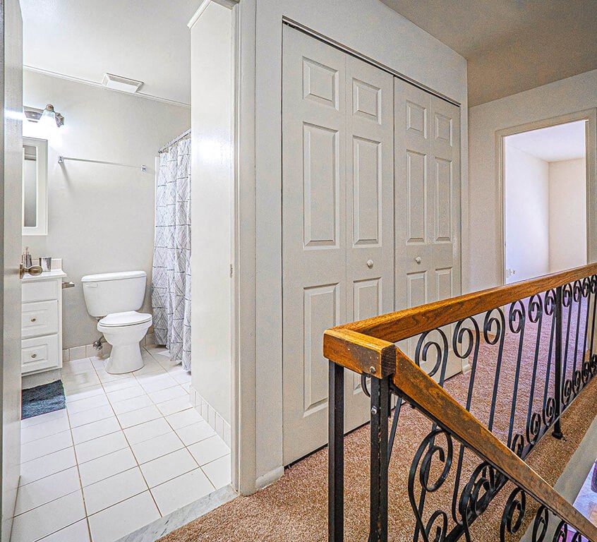 Luxurious Bathroom at The Lakes, Pennsylvania, 18104