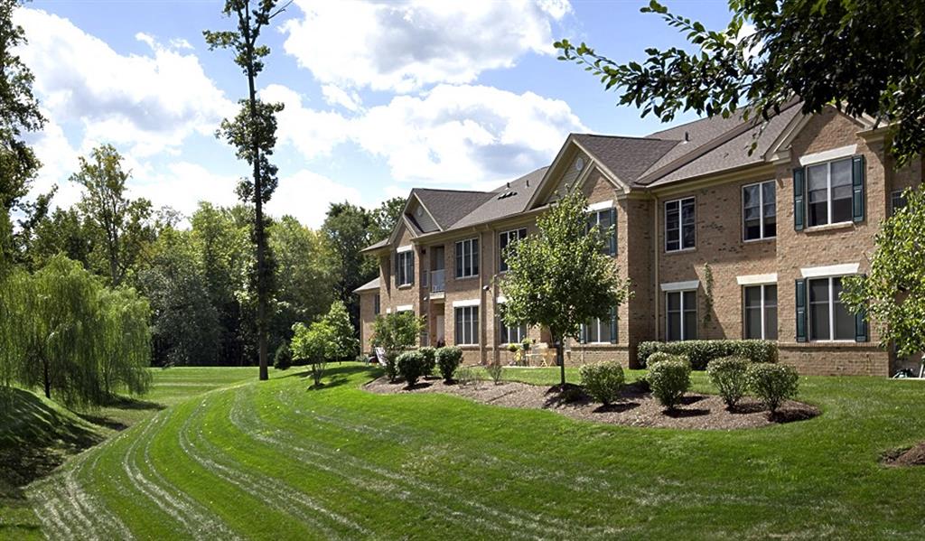 Lush Green Outdoors at Heritage Court, Ewing, NJ