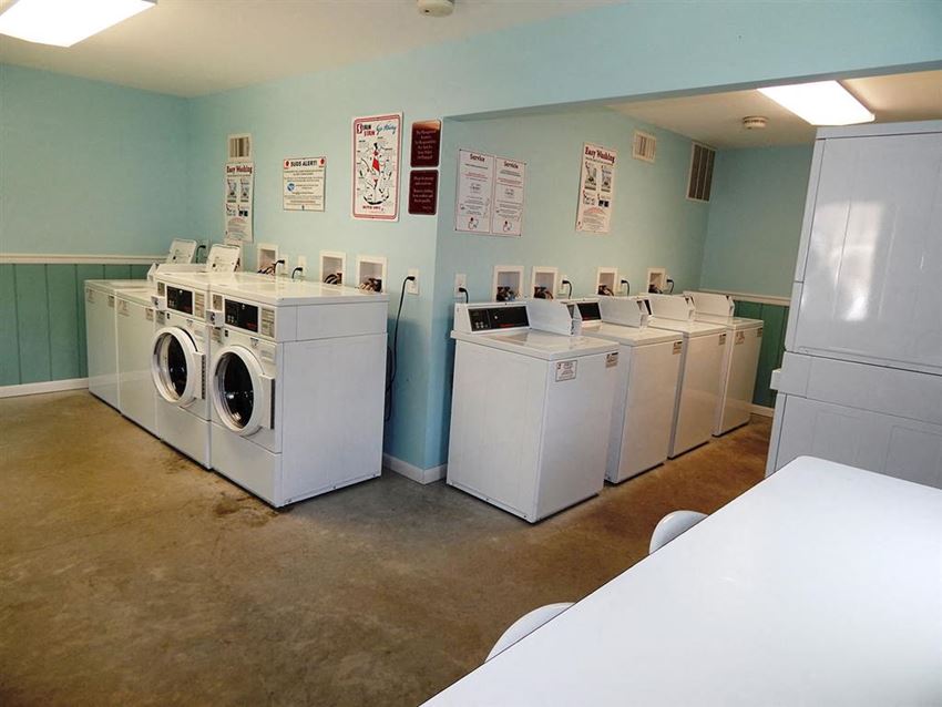 752 Estates Blvd 1 Bed Apartment for Rent - Photo Gallery