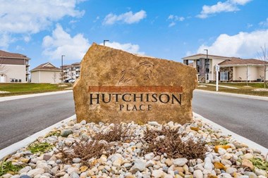 5000 Hutchison Street 3 Beds Apartment for Rent