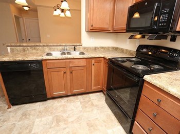 718 Academy Drive 2-3 Beds Apartment for Rent - Photo Gallery 3