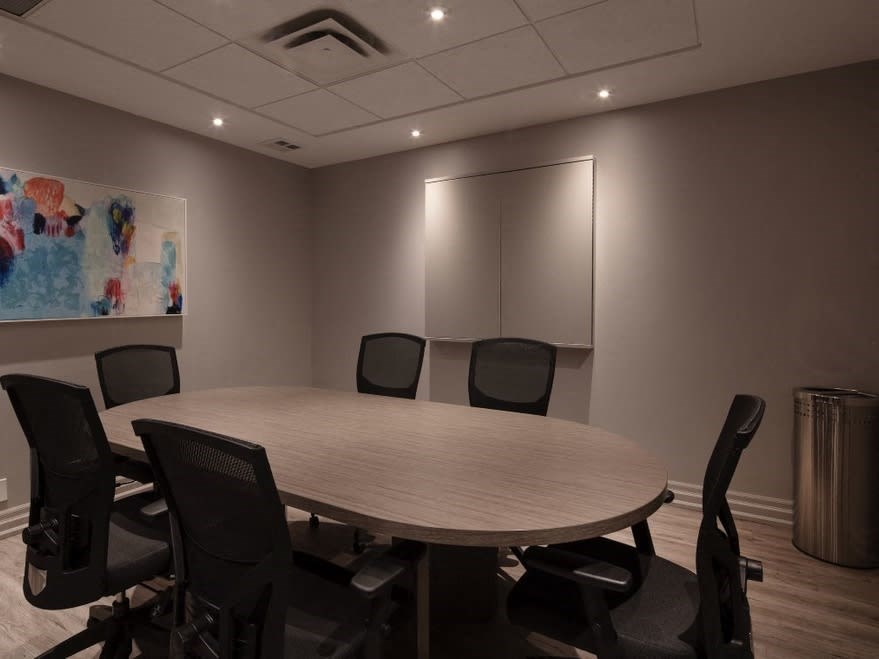 this is a photo of the office space available to rent