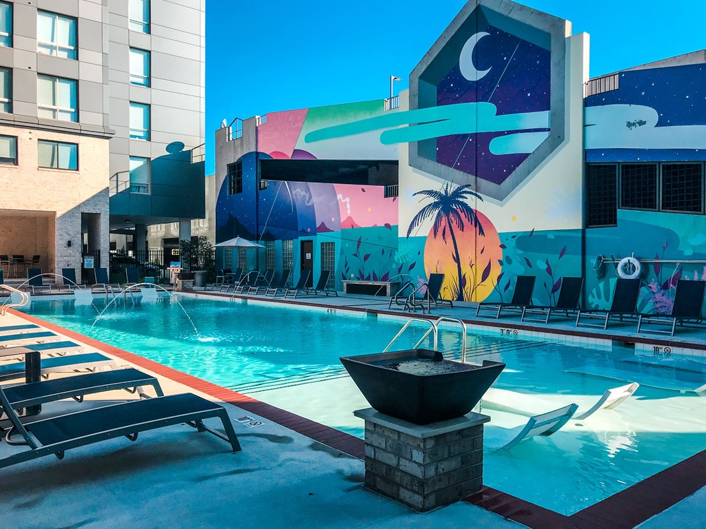 Outdoor Heated Saltwater Pool With Hot Tub Open Year-Round at Scott's View, Richmond, VA 23230