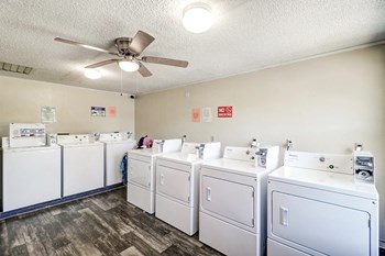 Laundry - Photo Gallery 11