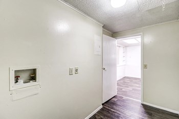 Utility Room - Photo Gallery 12