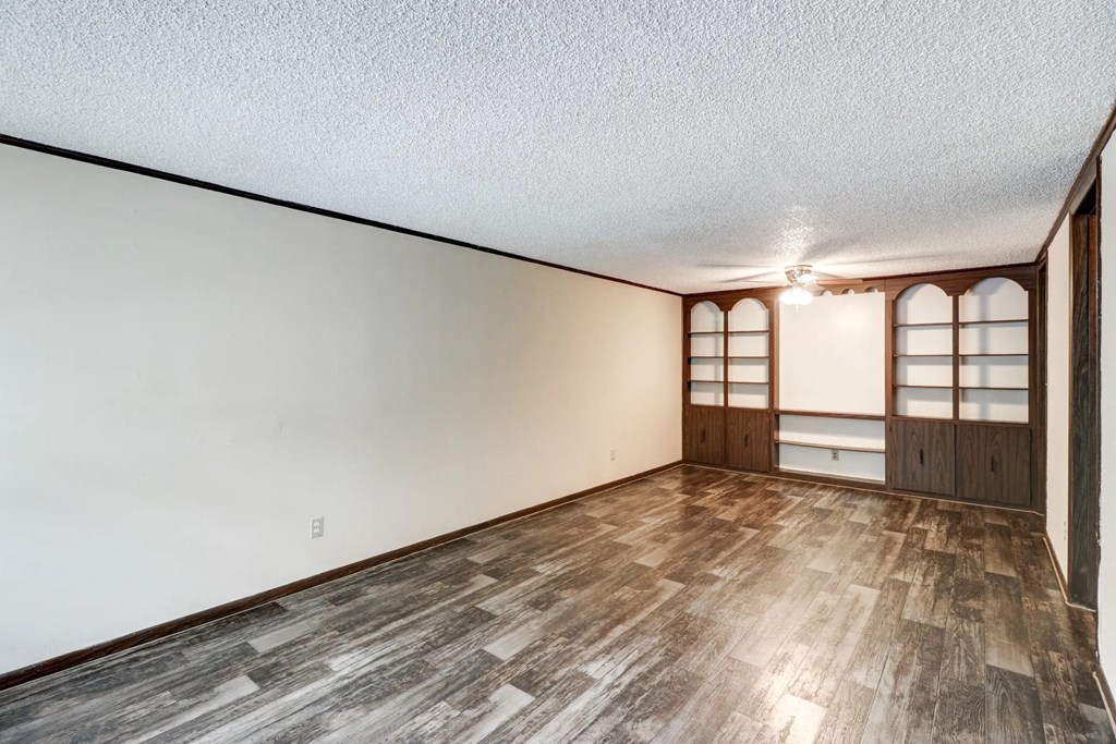 1 Bedroom Living Dining Room