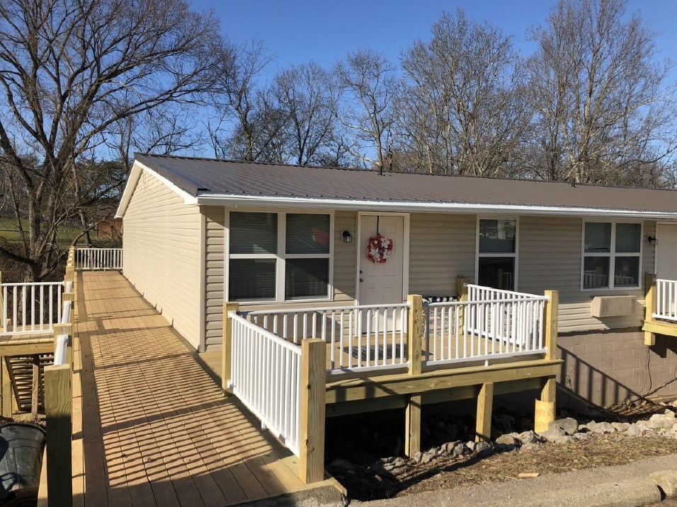 Private Apartment Balcony at Hidden Meadows, Marietta, 45750