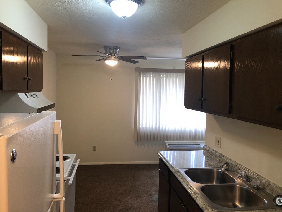 Kitchen at Lakeview Estates in Parkersburg, WV 26104