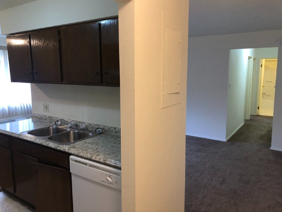 Kitchen at Lakeview Estates in Parkersburg, WV 26104