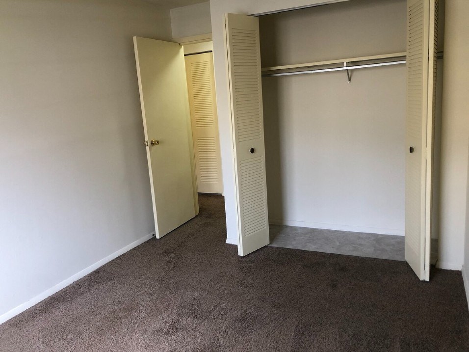 Bedroom at Lakeview Estates in Parkersburg, WV 26104