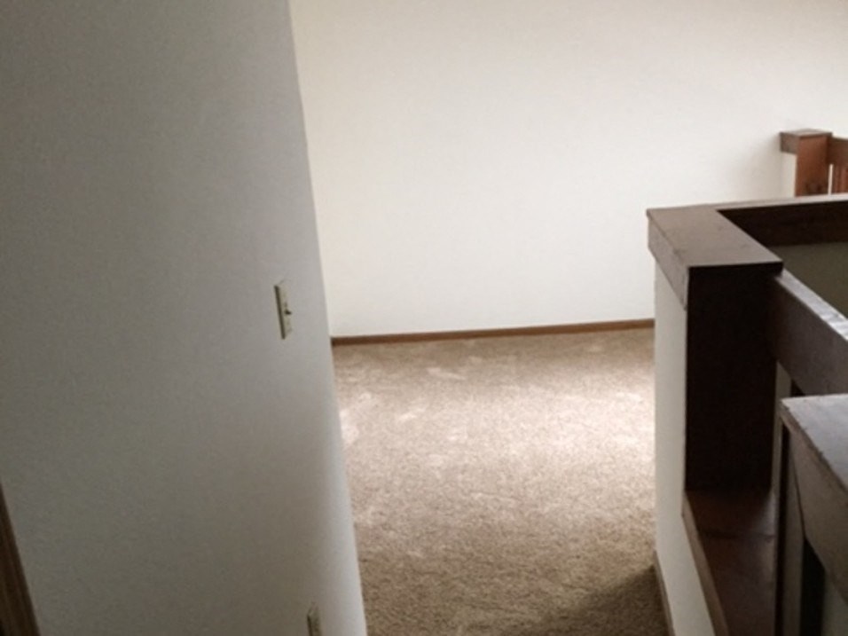 Living Room at Springfield North Park in Springfield, OH 45503