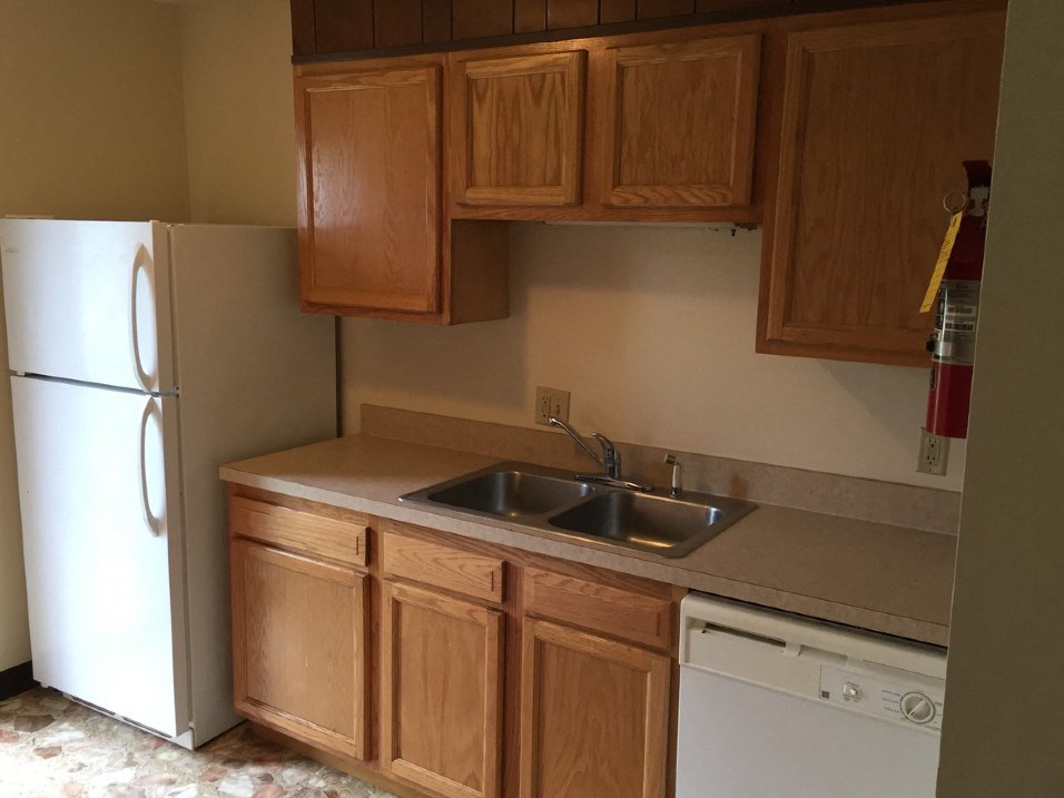  Kitchen at Oakwood Village in Parkersburg, WV 26101