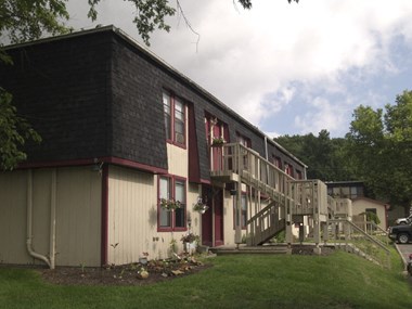 1355 Western Ave 1-2 Beds Apartment for Rent