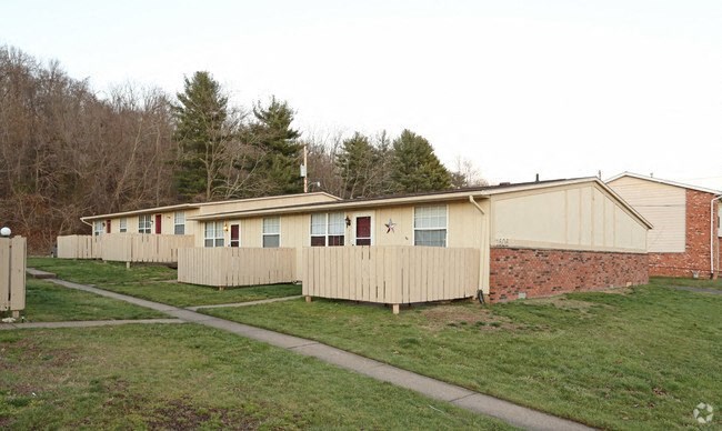 Greenspace Walking Trails at Evergreen, Belpre, OH