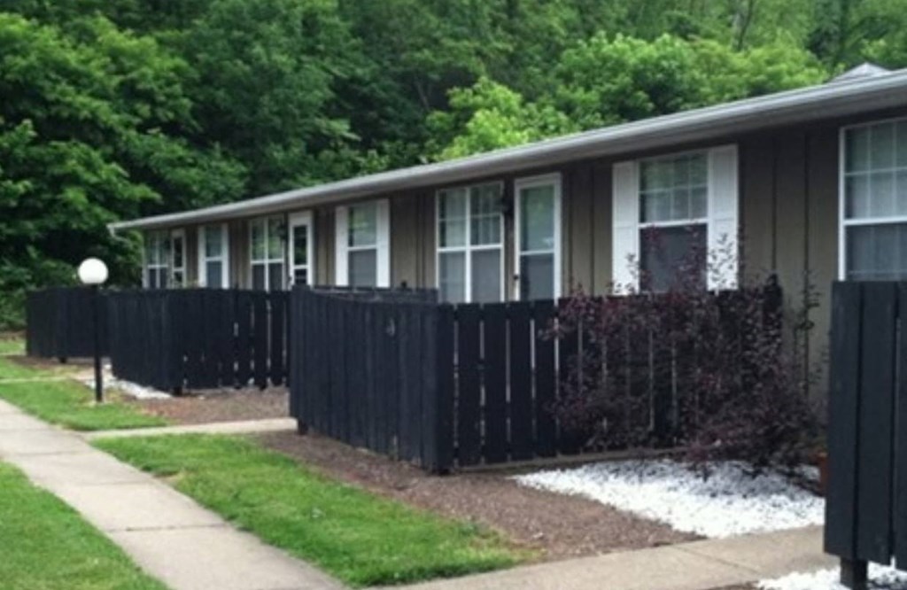 Secure Fenced Courtyard at Evergreen, Belpre, OH, 45714