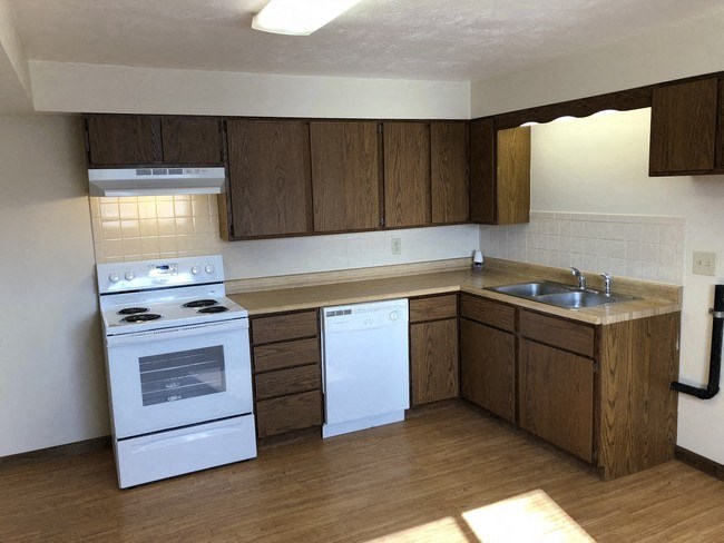 Kitchen at Dutch Hills Terrace Apartments, Parkersburg, WV, 26104
