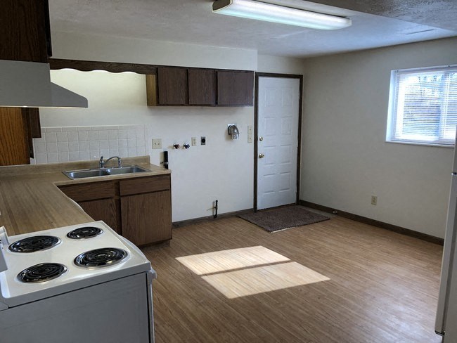 Kitchen at Dutch Hills Terrace Apartments, West Virginia, 26104
