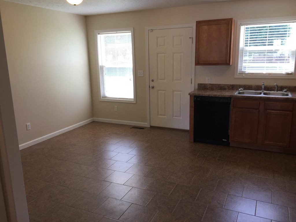 Kitchen With Custom Oak Cabinetry at Evergreen, Belpre