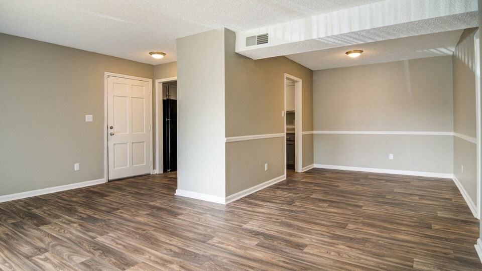 Vacant Living Room at The Benton Apartment Homes, Hoover, 35216