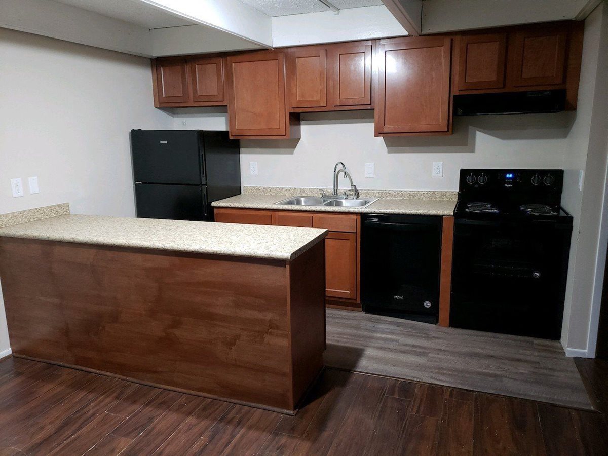 Dilhas - Edmonton Apartments