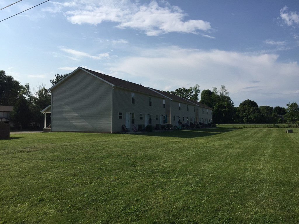 Lush Green Outdoor Spaces at Evergreen, Ohio