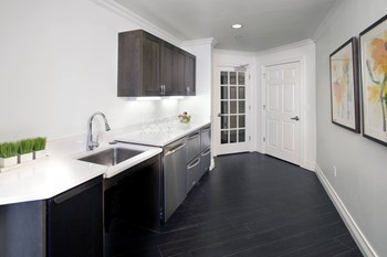 55 Cedar Street 1-2 Beds Apartment for Rent - Photo Gallery 3
