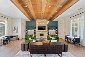 the estates at tanglewood|living room