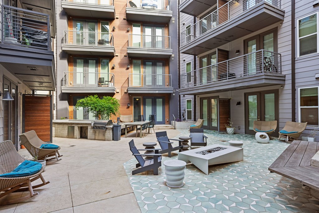 Outdoor Firepit Lounge at Placemakr Downtown Austin, Texas