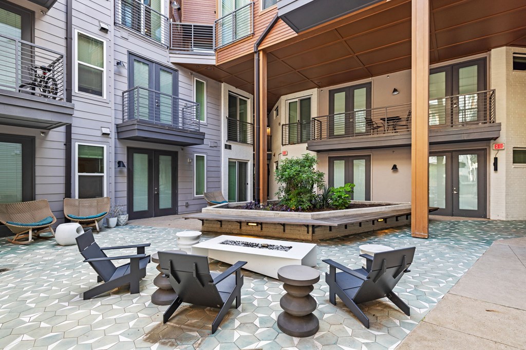 Outdoor Firepit Patio at Placemakr Downtown Austin, Austin