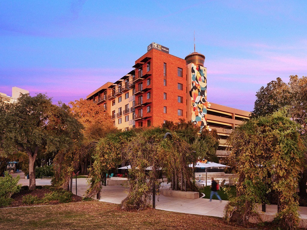 the building in which the hotel is located