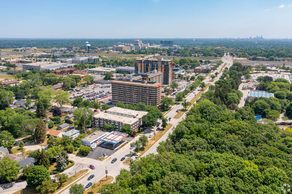 Dolphin Square Apartments, 10300 W Bluemound Rd, Wauwatosa, WI RentCafe