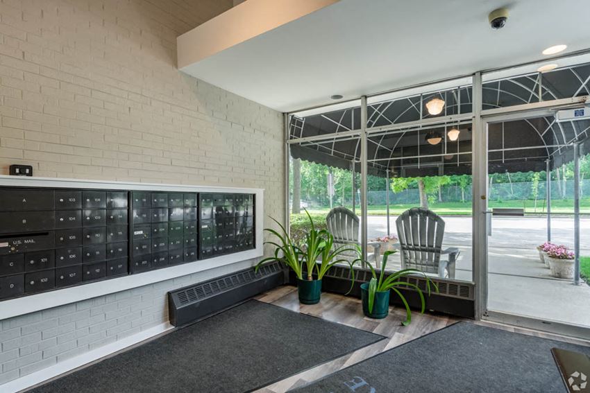 Dolphin Square Apartments, 10300 W Bluemound Rd, Wauwatosa, WI RentCafe