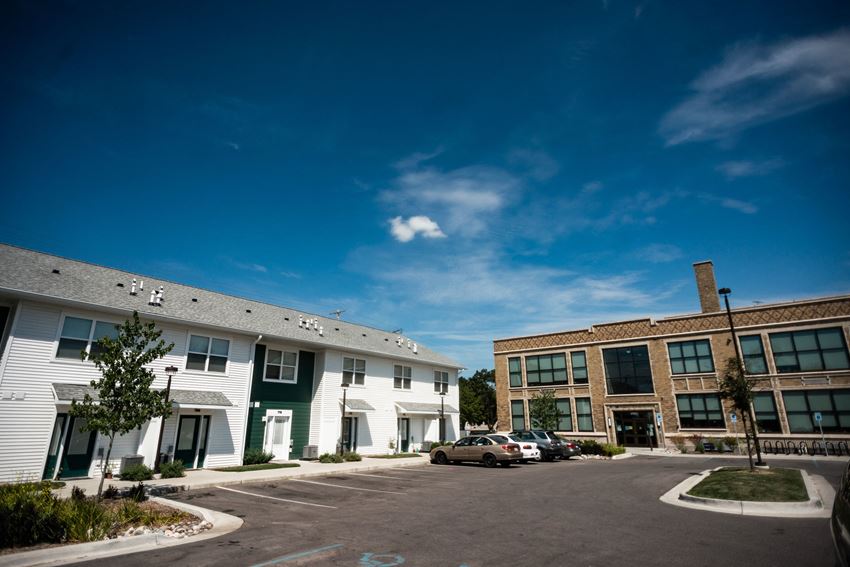 St. James Apartments & Townhomes, 750 First St. NW, GRAND RAPIDS, MI RentCafe