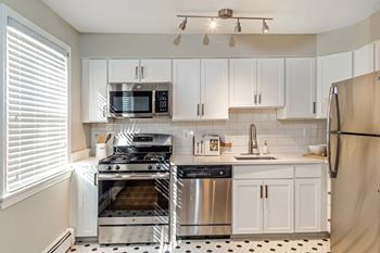 Stainless Steel Appliances at Alister Morristown, Morristown