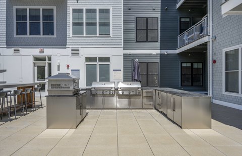 outdoor grilling area at The Cove in Hingham, MA