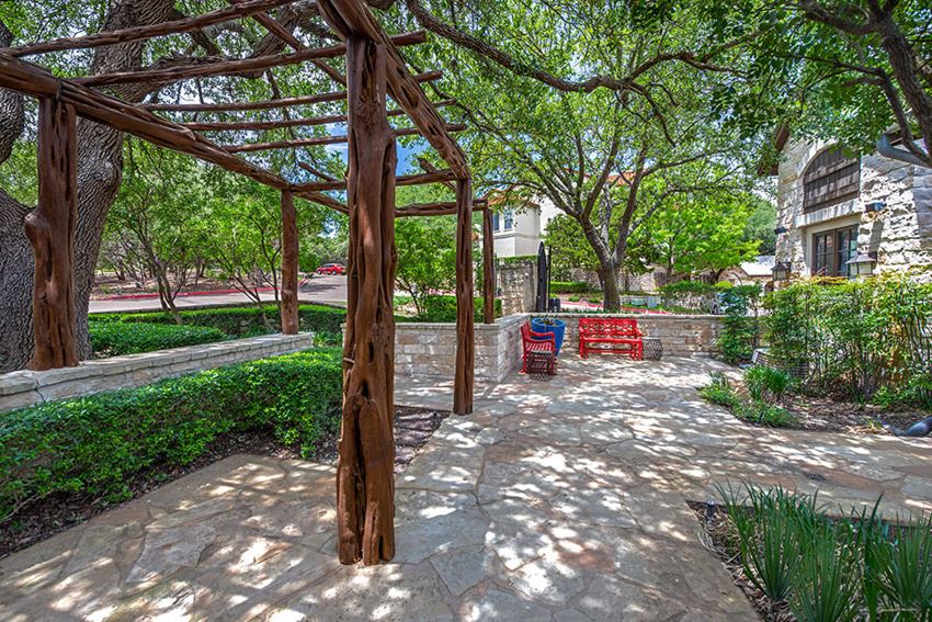 Barton Creek Villas Apartments, 2716 Barton Creek Blvd, Austin, TX