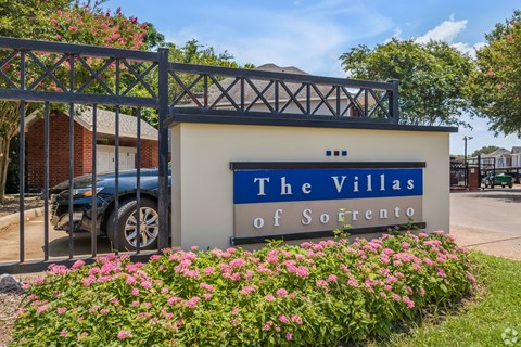 Villas Of Sorrento Apartments