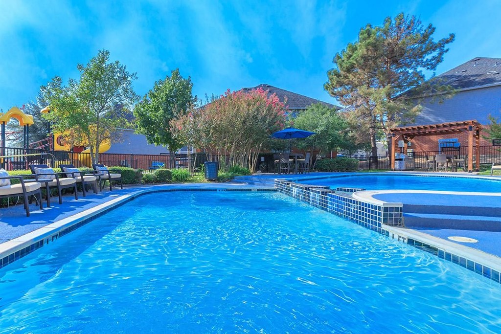 the swimming pool at the resort at governors crossing