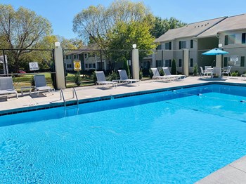 Sparkling Pool - Photo Gallery 10