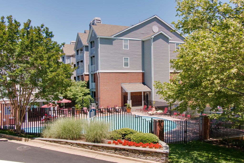 Elme Alexandria Exterior