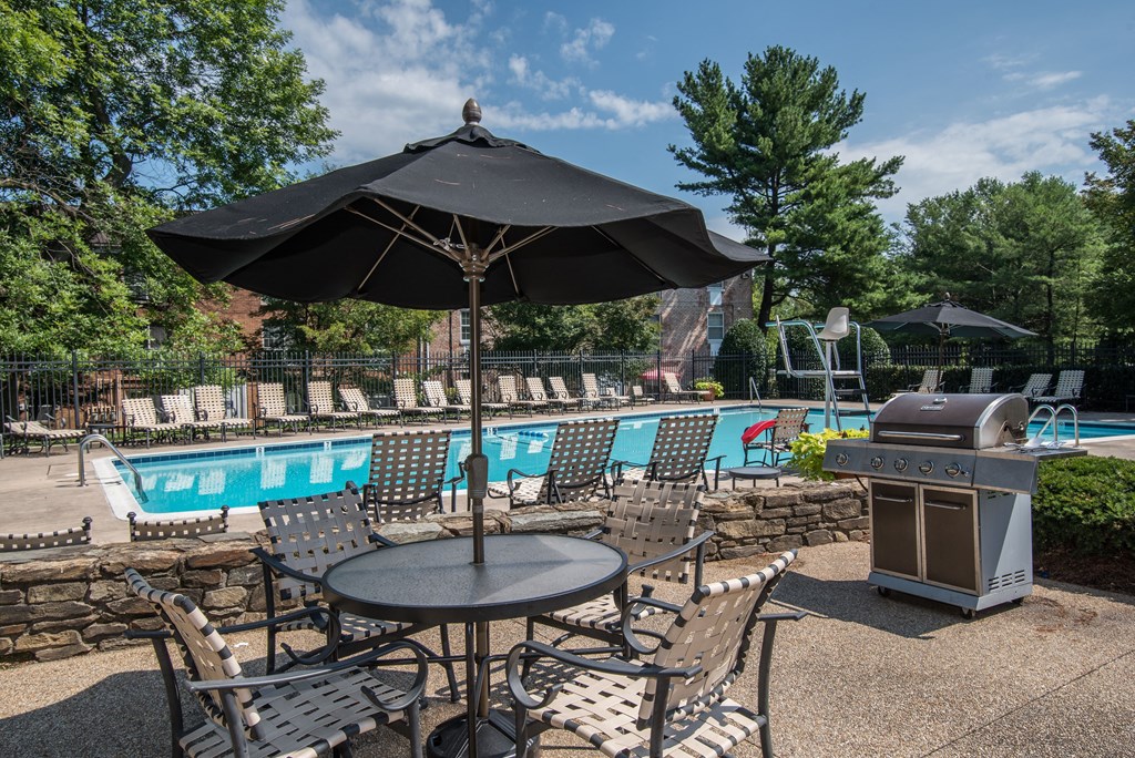 Watkins Mill Outdoor Seating at Elme Watkins Mill, Gaithersburg Maryland