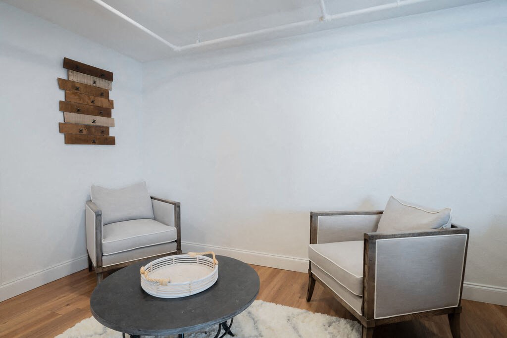 Sitting area at Elme Cumberland Apartments, Smyrna, Georgia