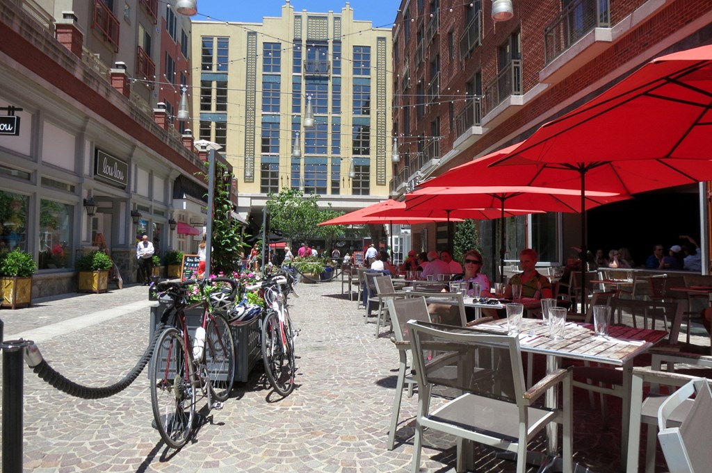 Neighborhood at Elme Bethesda, Bethesda, MD