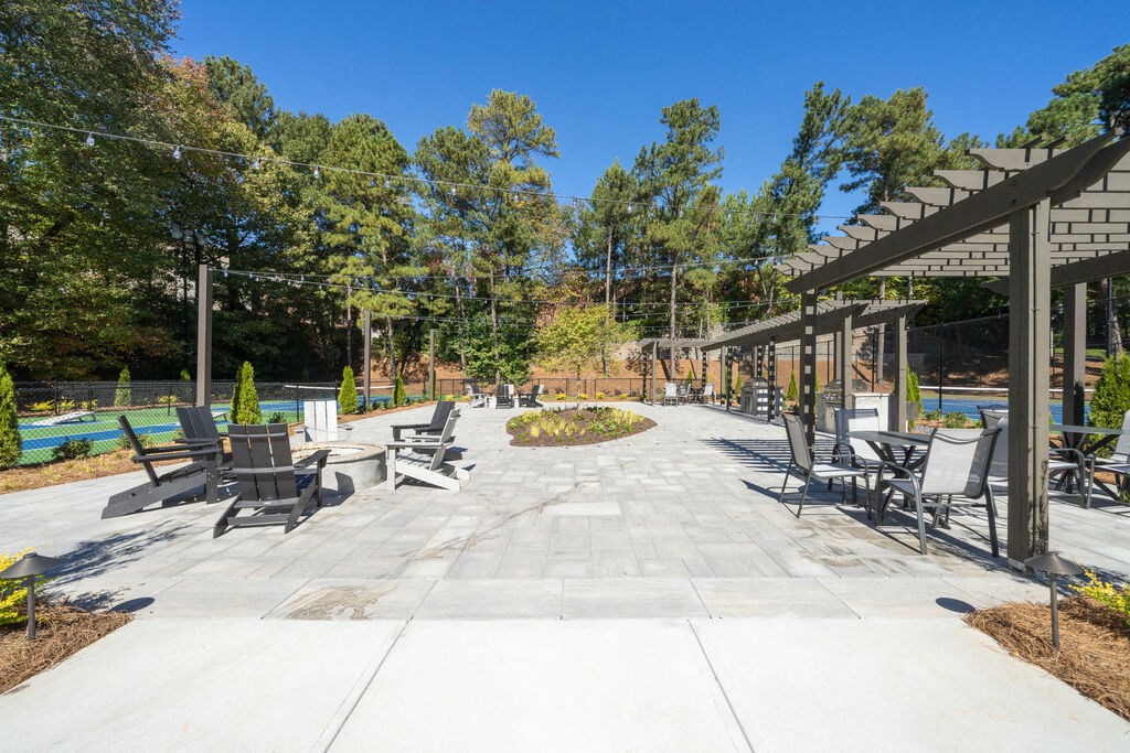 Outdoor area at Elme Cumberland Apartments, Georgia, 30080