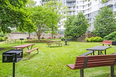 1350 Beverly Rd 1-3 Beds Apartment for Rent - Photo Gallery 4